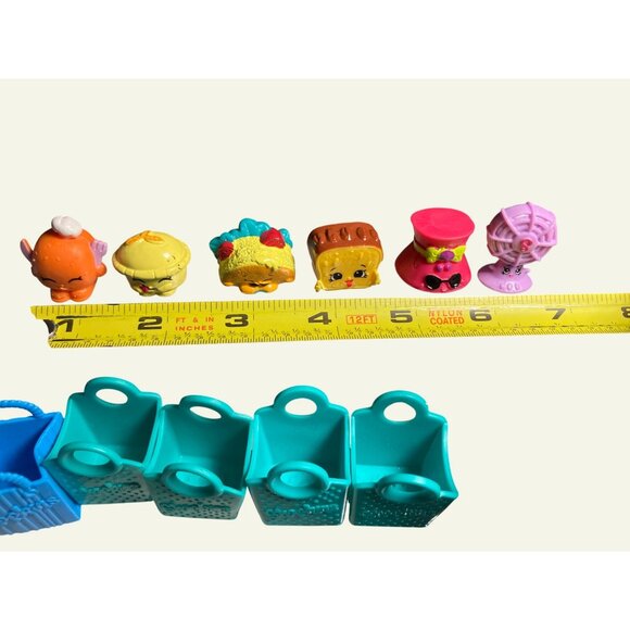 Shopkins Mixed Lot Of Mini Figures & Accessories With Green Shopping Bags - Picture 7 of 8
